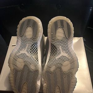 Jordan 11s cool grey